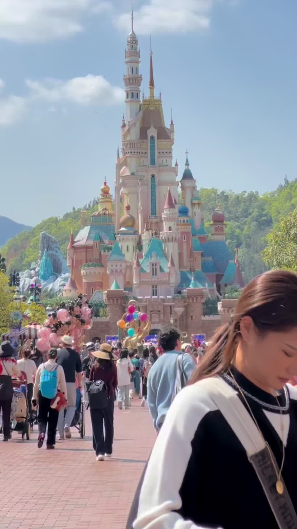 TikTok using A Whole New World (End Title) - From "Aladdin"
