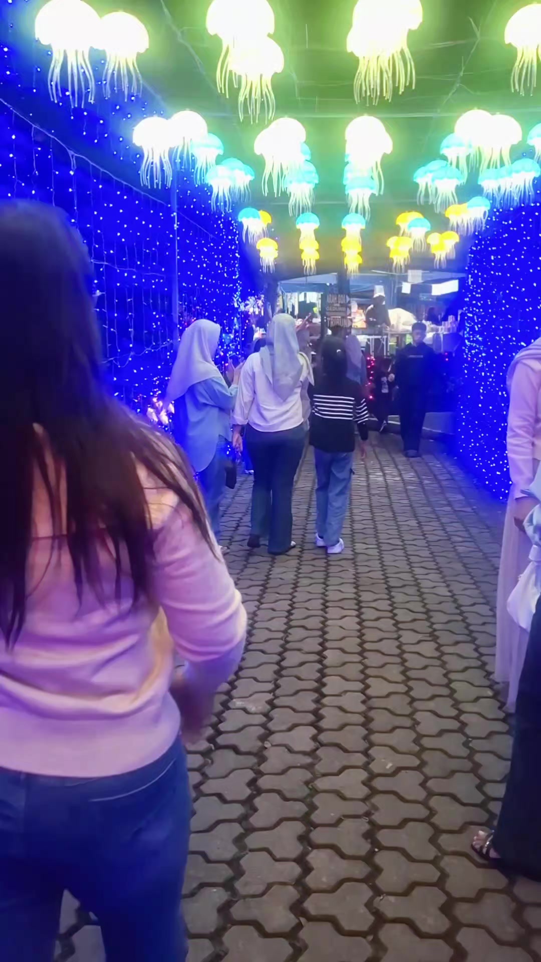 TikTok using A Whole New World (End Title) - From "Aladdin"