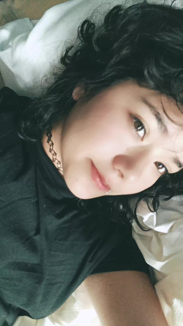 TikTok using BEBÉ