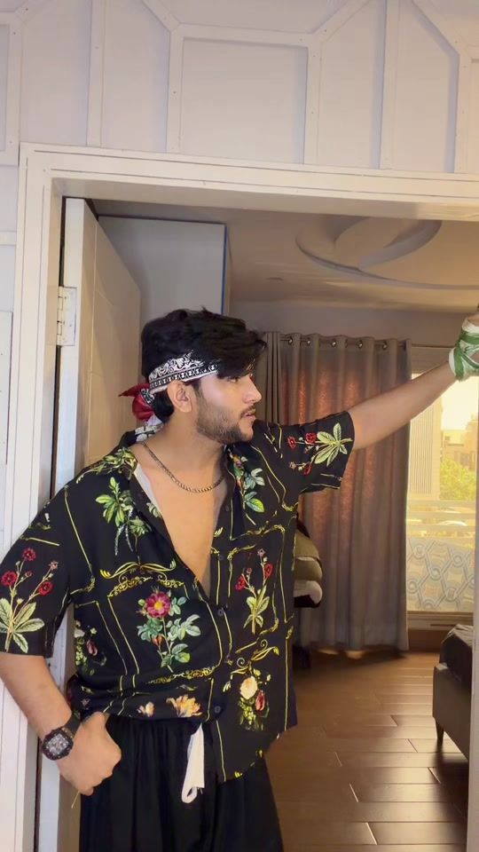 TikTok using Koi Jaye To Le Aaye