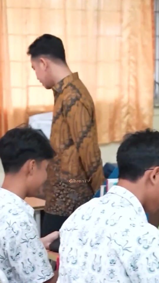 TikTok using Melukis Senja
