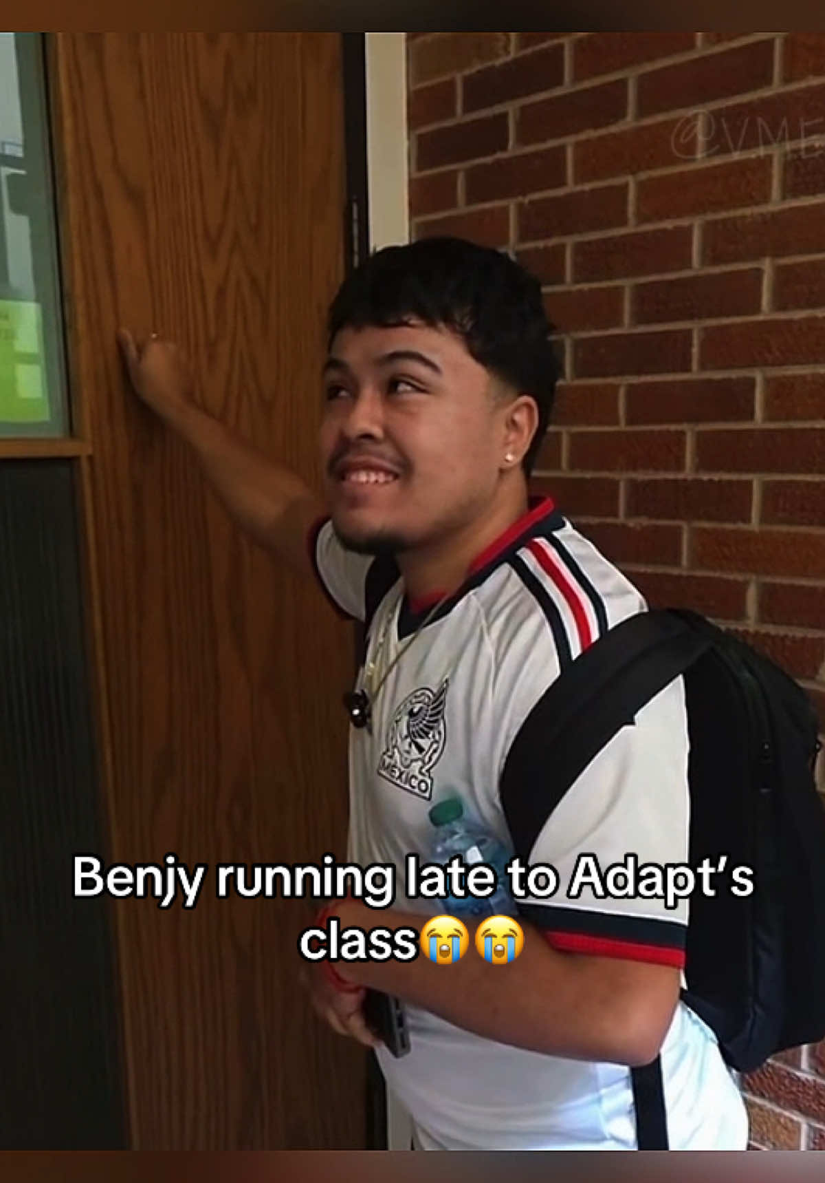 TikTok using Eso Y Más