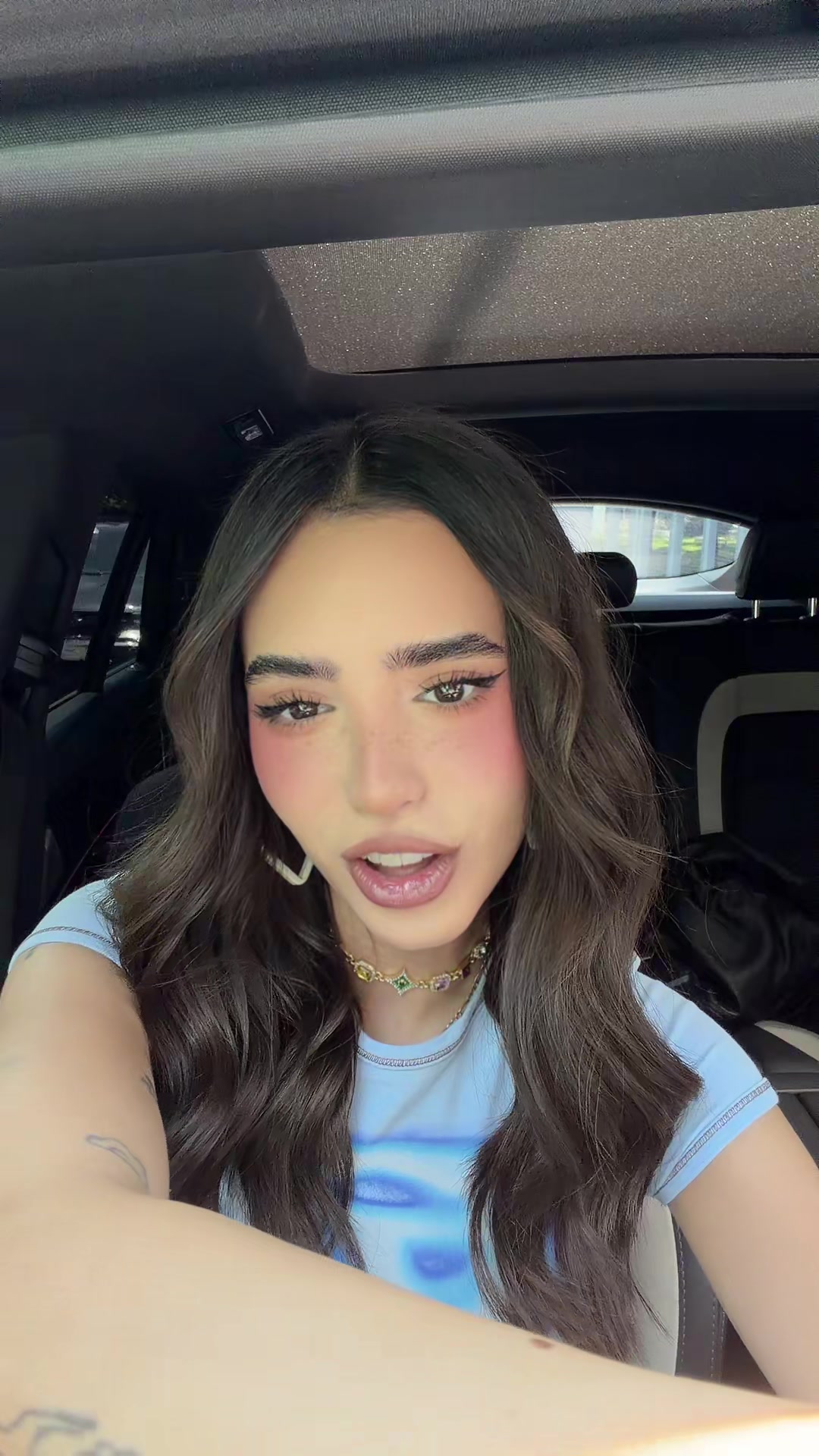 TikTok using Diosa