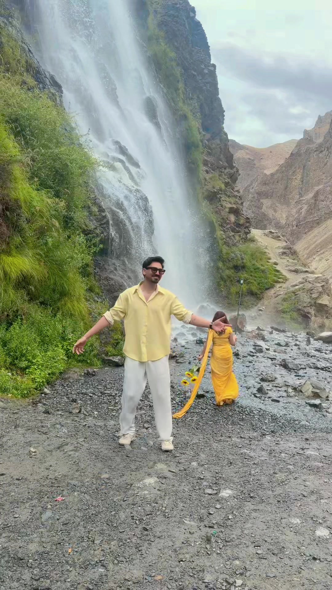 TikTok using Mann Mera