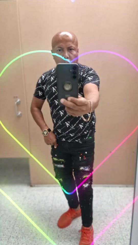 TikTok using Mi Mayor Anhelo