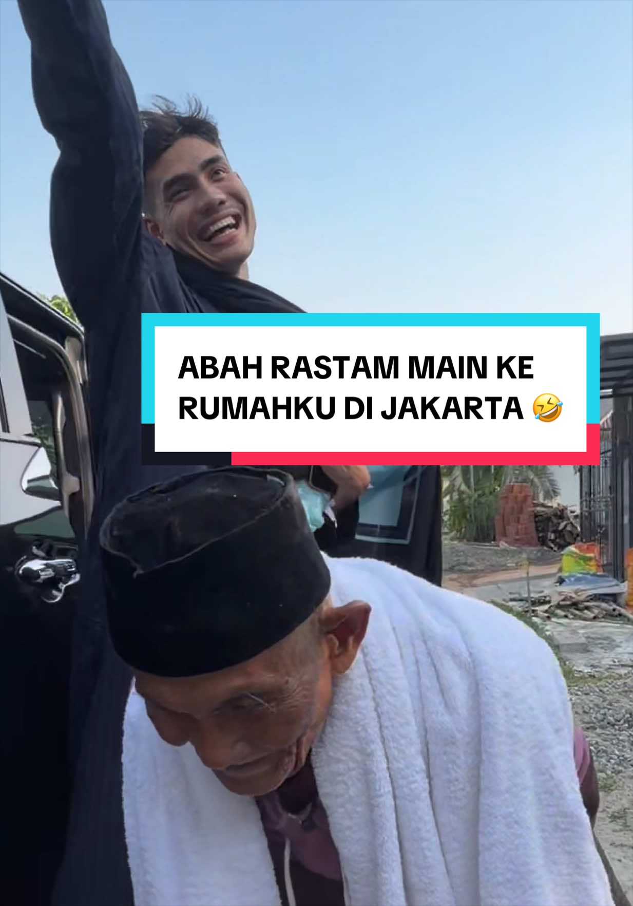 TikTok using Sesi Potret