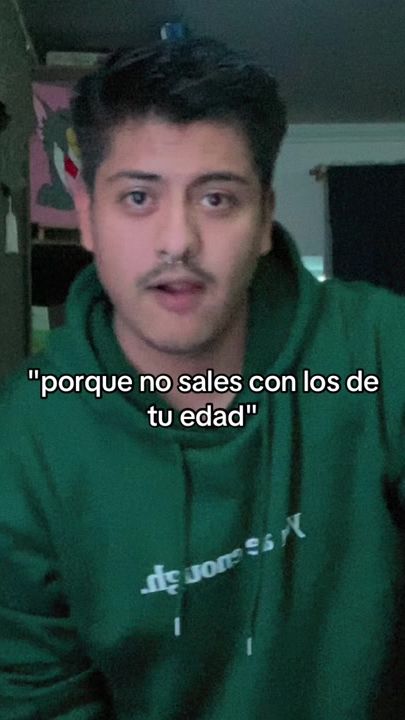 TikTok using Mayores
