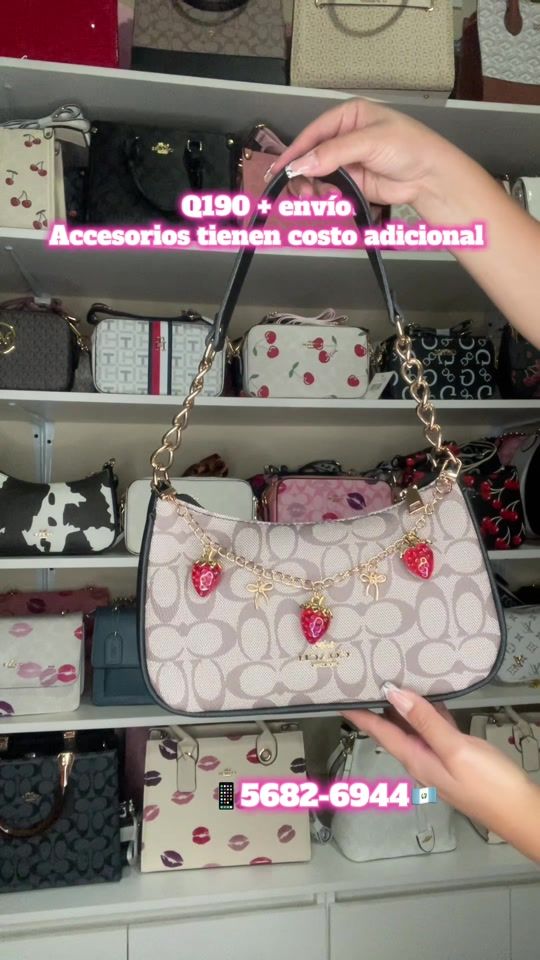 TikTok using A La Antigüita