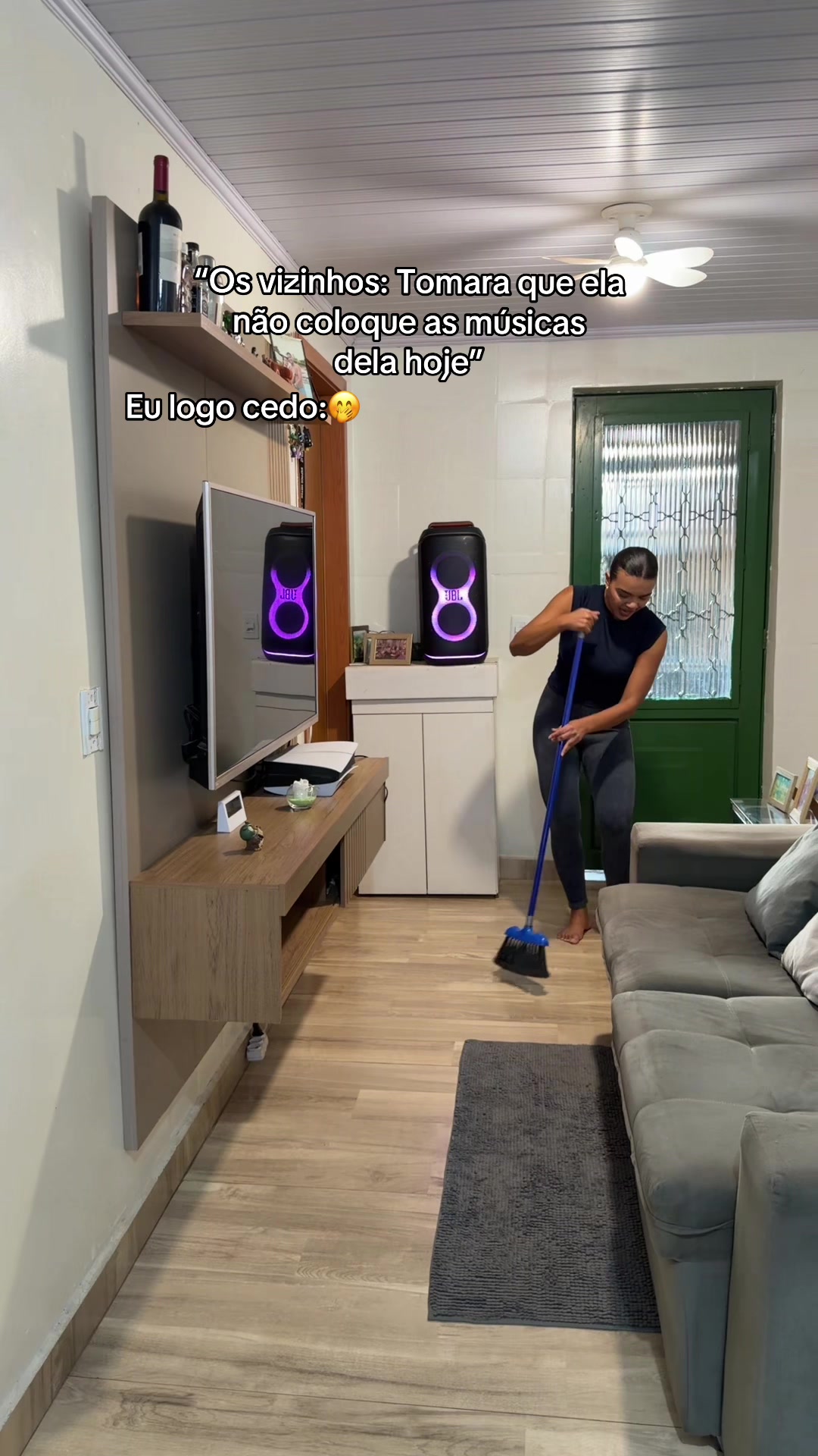 TikTok using Só Fé