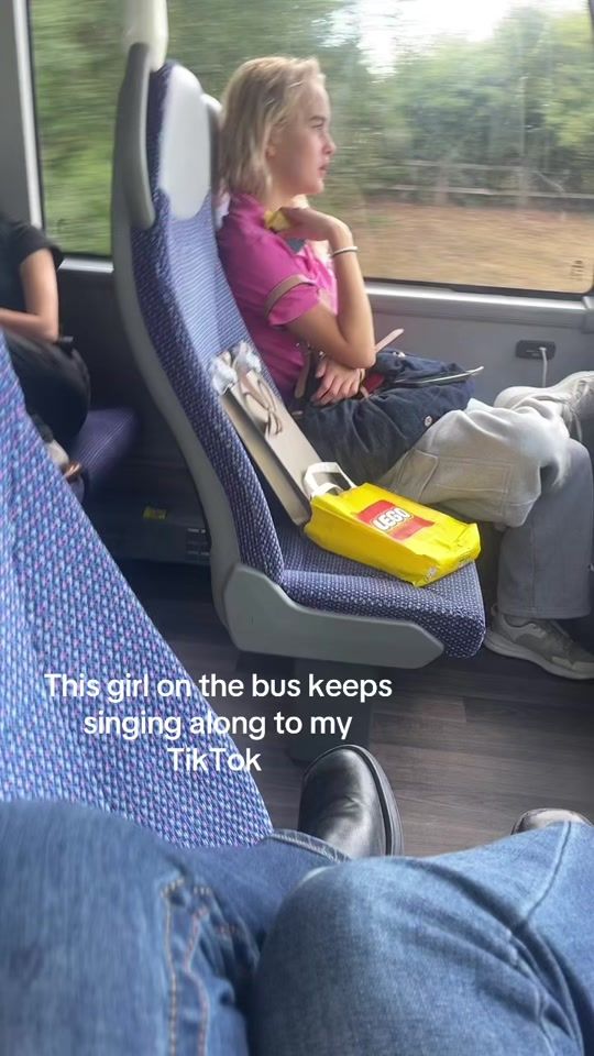 TikTok using NO