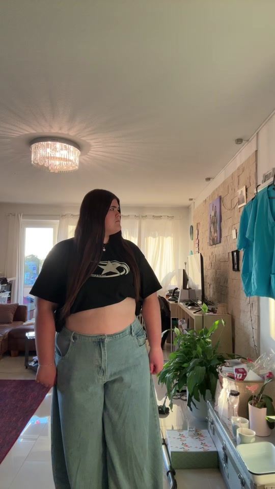 TikTok using Mi Gente