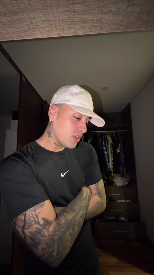 TikTok using Pa Ti Estoy