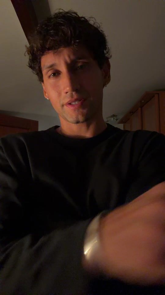 TikTok using Demasiadas Mujeres