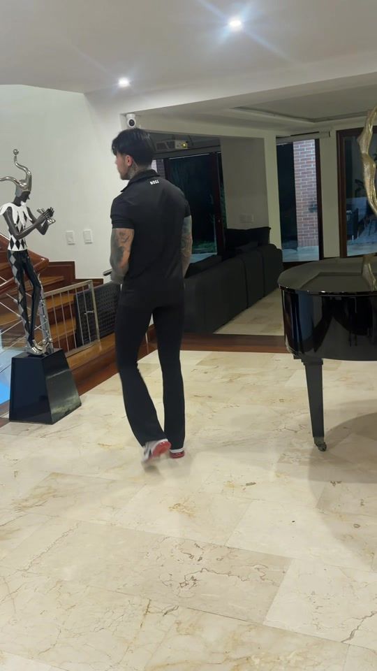 TikTok using Jeans
