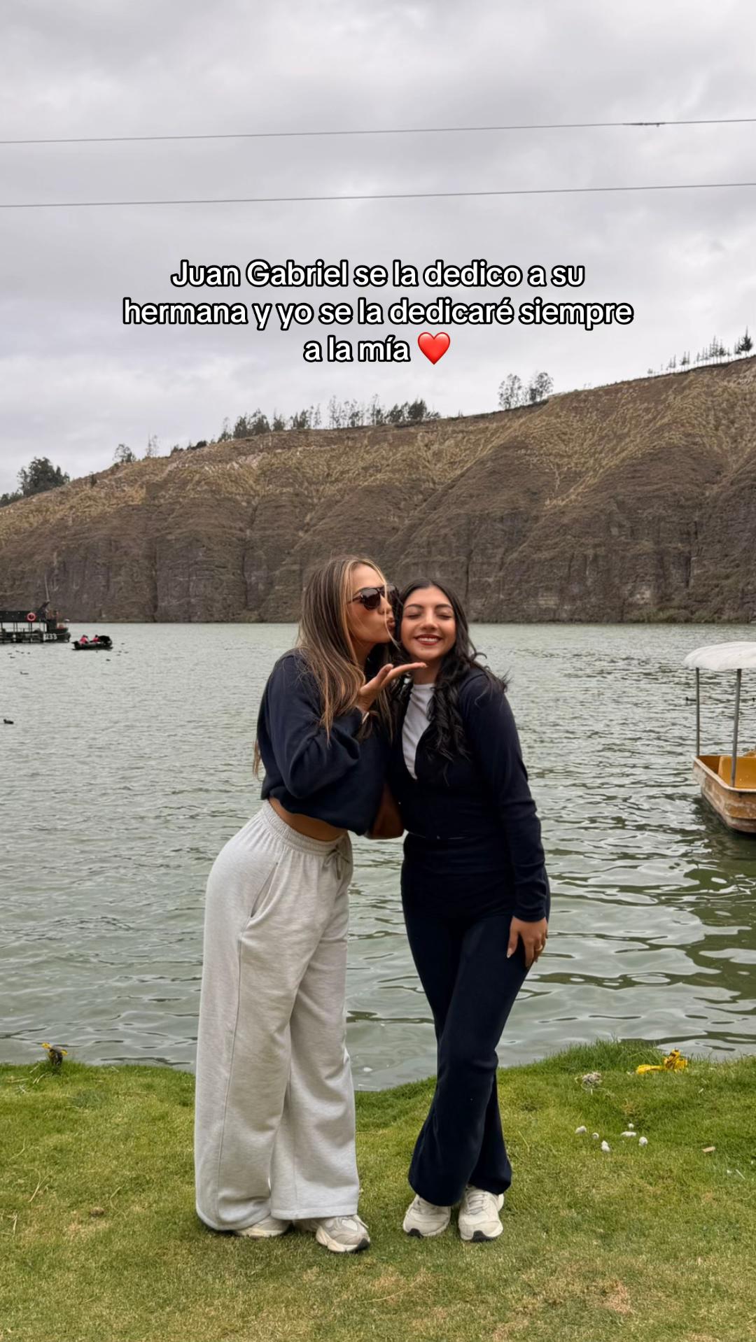TikTok using Abrázame Muy Fuerte
