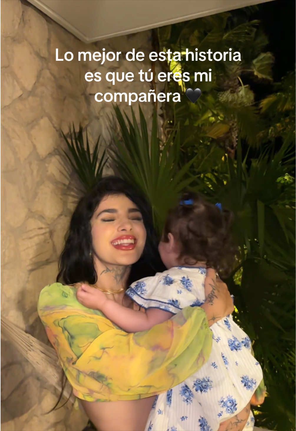 TikTok using Quiéreme Mientras Se Pueda