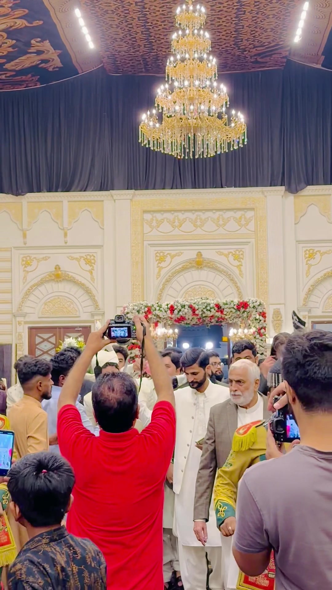 TikTok using Taaron Ka Chamakta